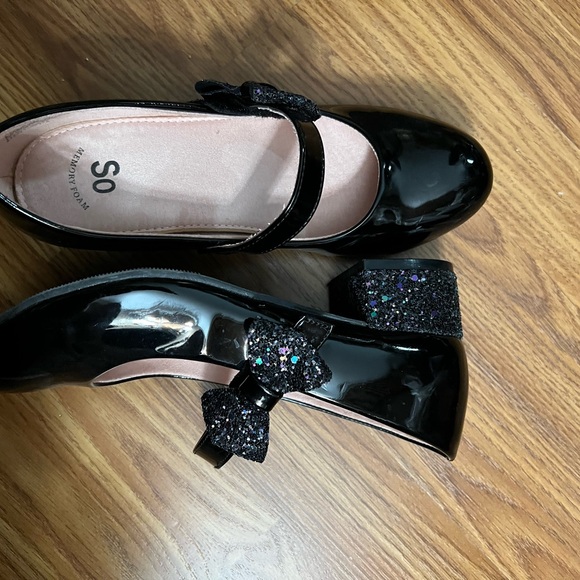 So memory foam size 4 very good condition - Picture 1 of 5